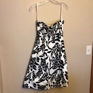 White House black market black strapless dress